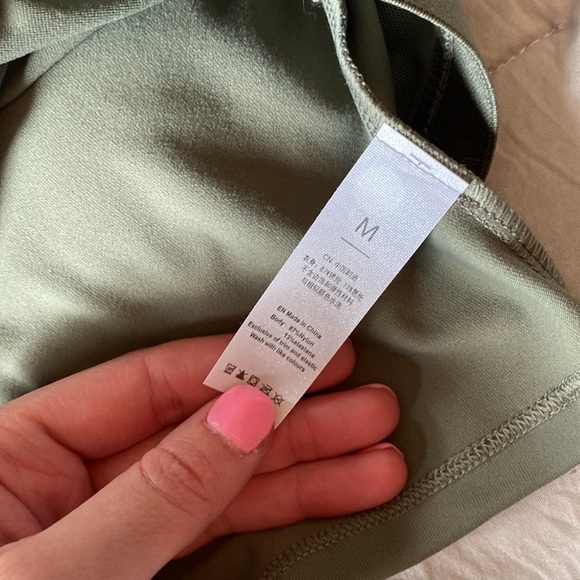 Crop tank top - Picture 3 of 4